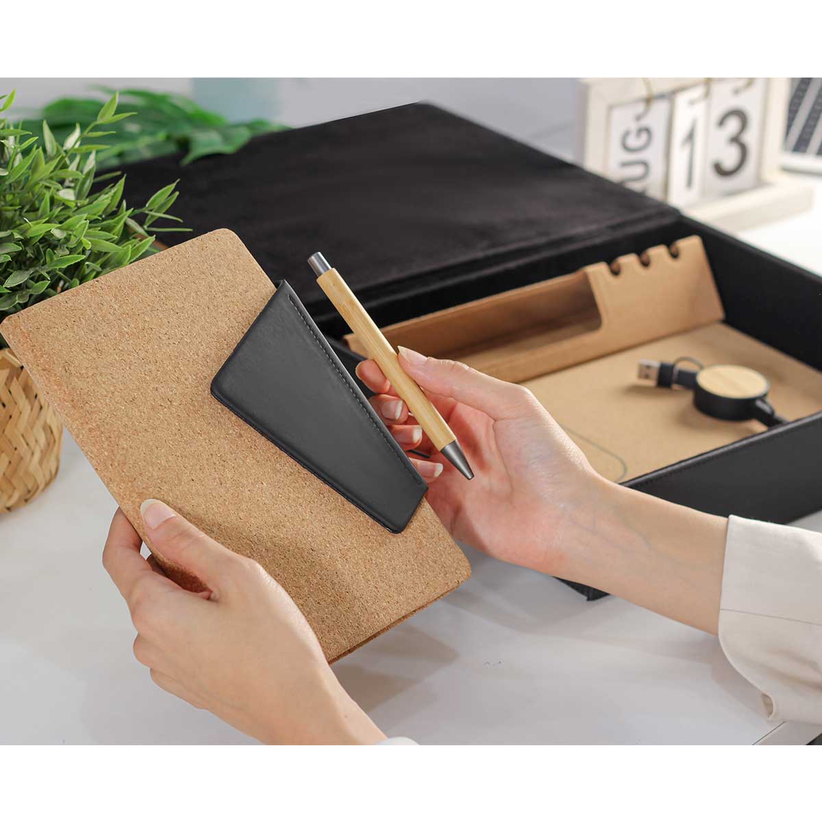 Eco-Friendly VIP Set
