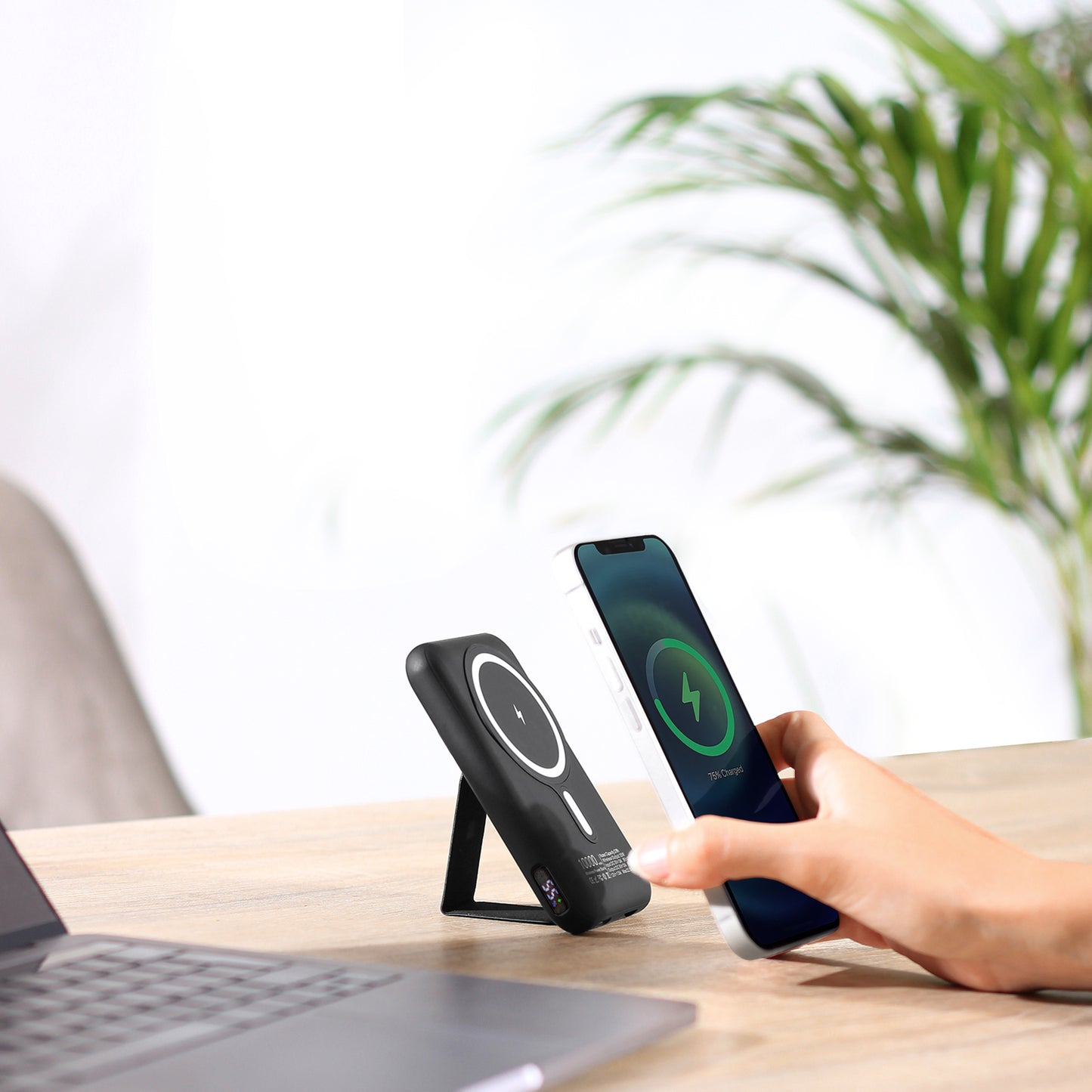 Portable MagSafe Wireless Power Bank