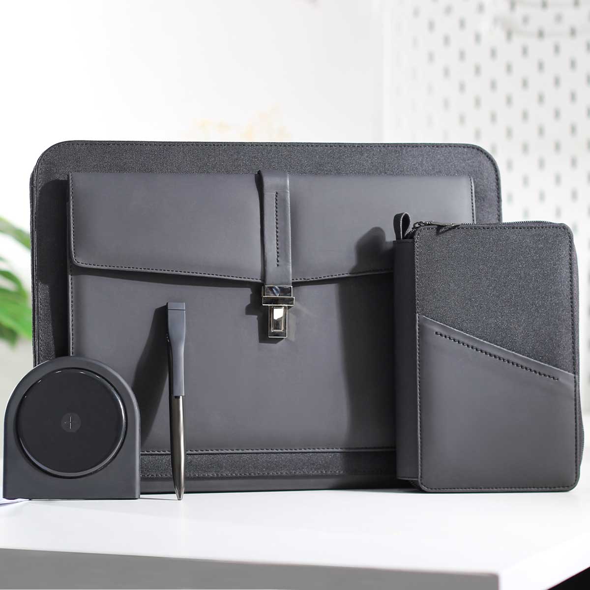 Office Desk Essential Set