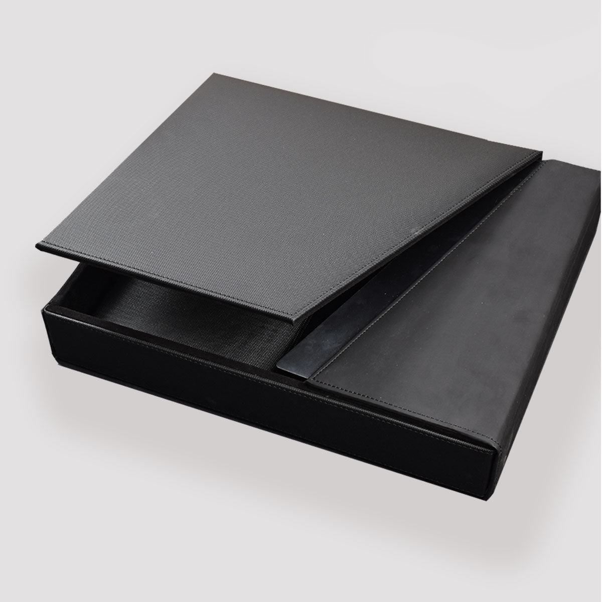 The textured Leather Box