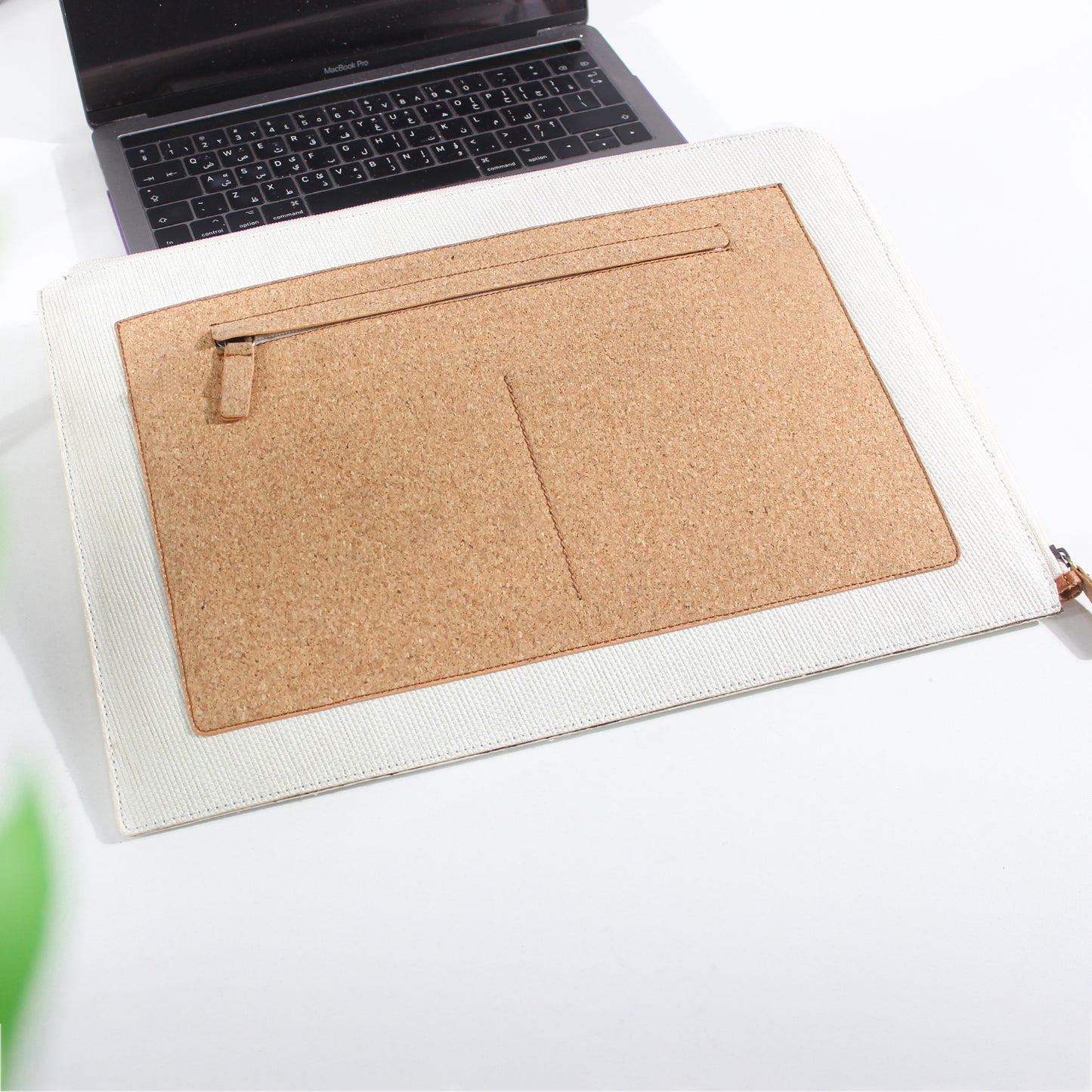 NASEEJ SLIM LAPTOP SLEEVE