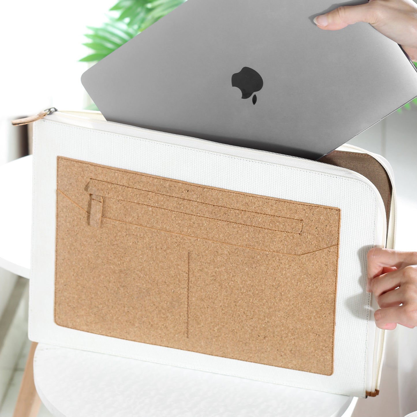 NASEEJ SLIM LAPTOP SLEEVE