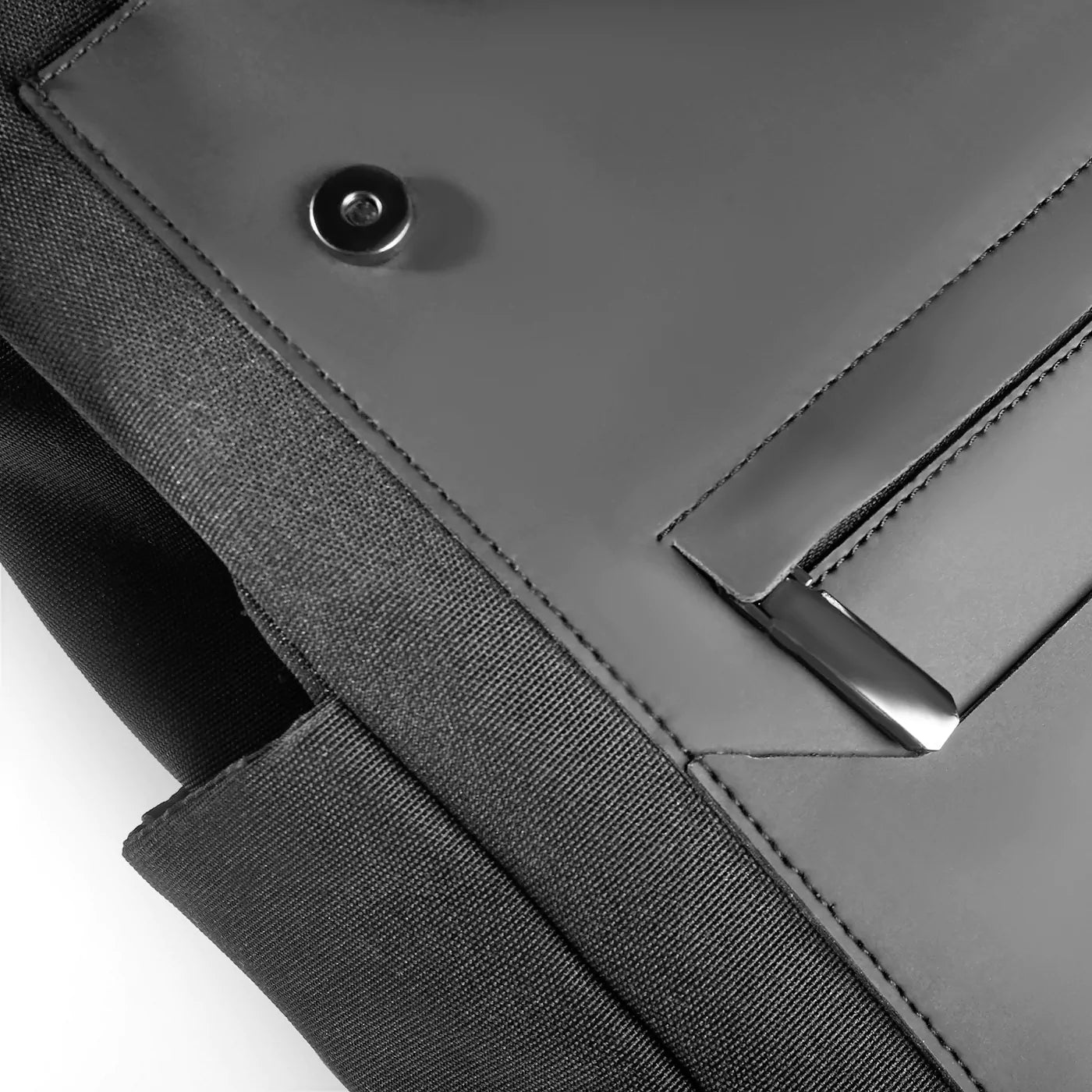 ELEGANT BLACK BACKPACK FOR OFFICE AND DAILY COMMUTING