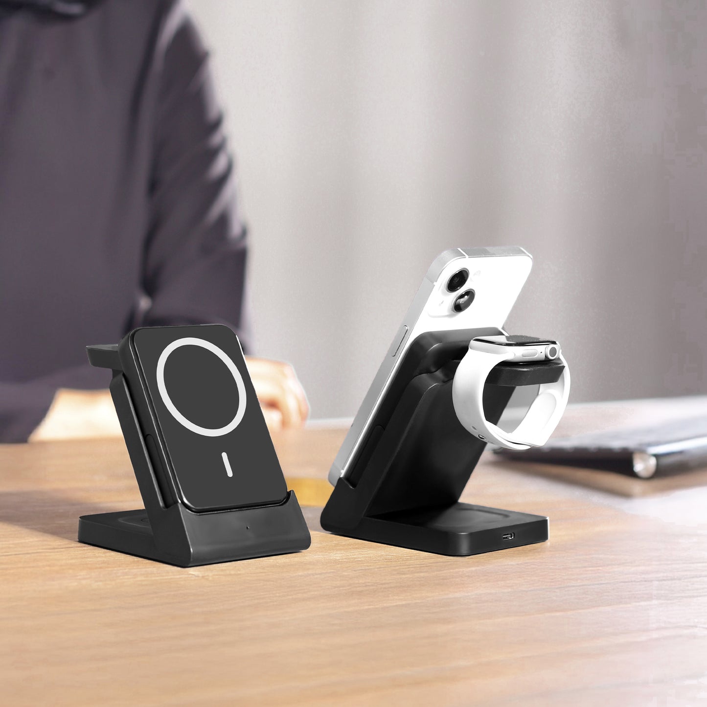 4IN1 CHARGER / PORTABLE POWERBANK & 3in1 WIRELESS CHARGER (PB10)