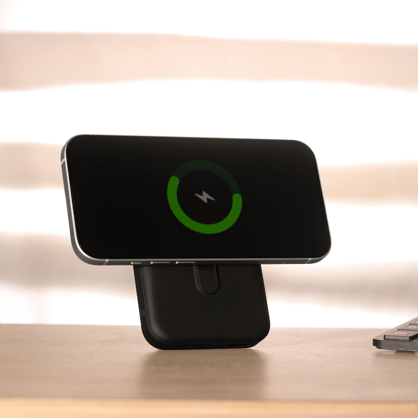 MAGESAFE WIRLESS POWER BANK ( PB16 )