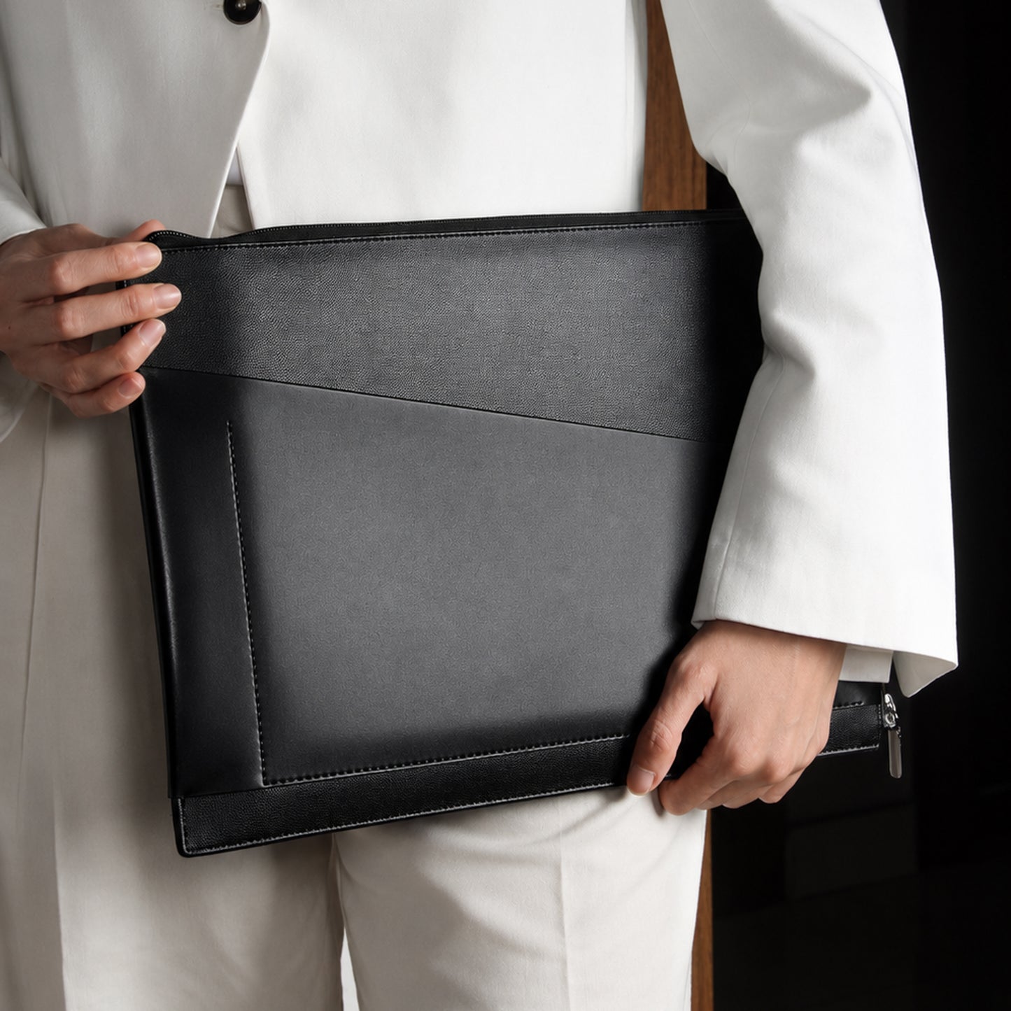 LEATHER LAPTOP SLEEVE